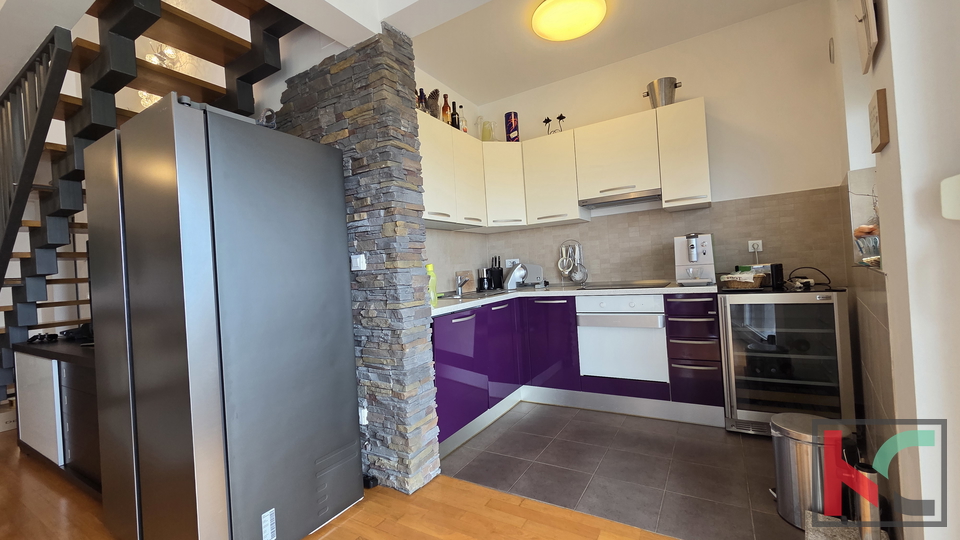 ISTRA&comma;PEROJ&comma;DVOETA&Zcaron;AN STAN S POGLEDOM NA MORE&comma;&num;PRODAJA