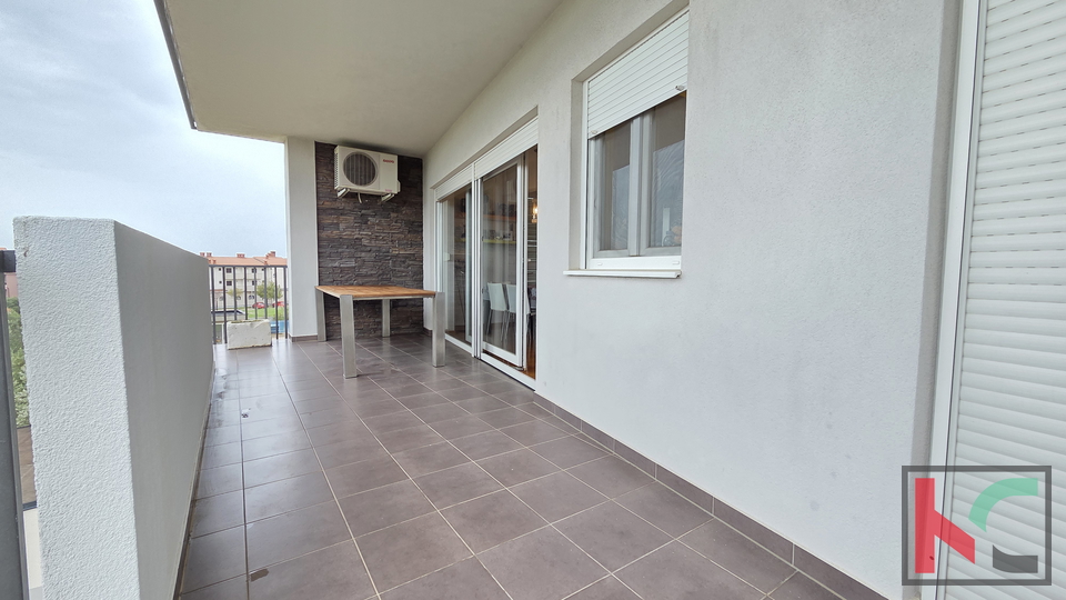 ISTRA&comma;PEROJ&comma;DVOETA&Zcaron;AN STAN S POGLEDOM NA MORE&comma;&num;PRODAJA