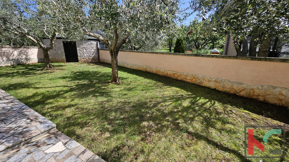 Medulin, Vinkuran, apartman 53,17 m2 sa divnom okućnicom, nedaleko od mora