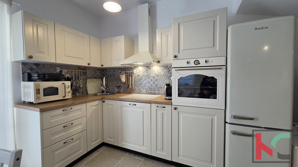 ISTRA&comma; BARBAN - NOVA I POTPUNO OPREMLJENA KU&Cacute;A S BAZENOM&comma; &num;PRODAJA