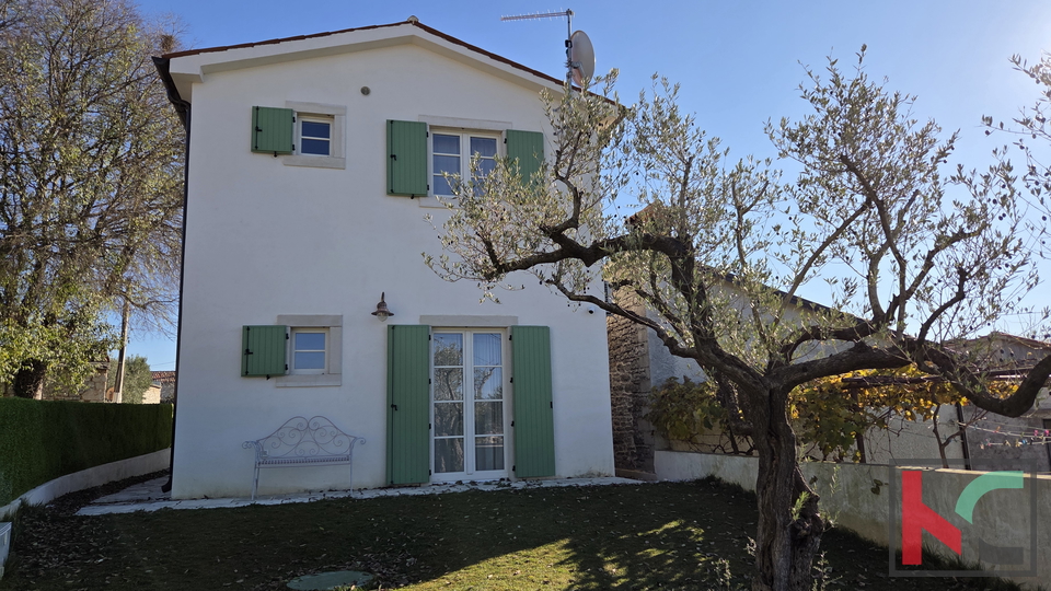 ISTRA&comma; BARBAN - NOVA I POTPUNO OPREMLJENA KU&Cacute;A S BAZENOM&comma; &num;PRODAJA