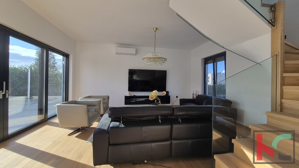 ISTRA&comma; BANJOLE&comma; MODERNA VILA SA BAZENOM &num;PRODAJA