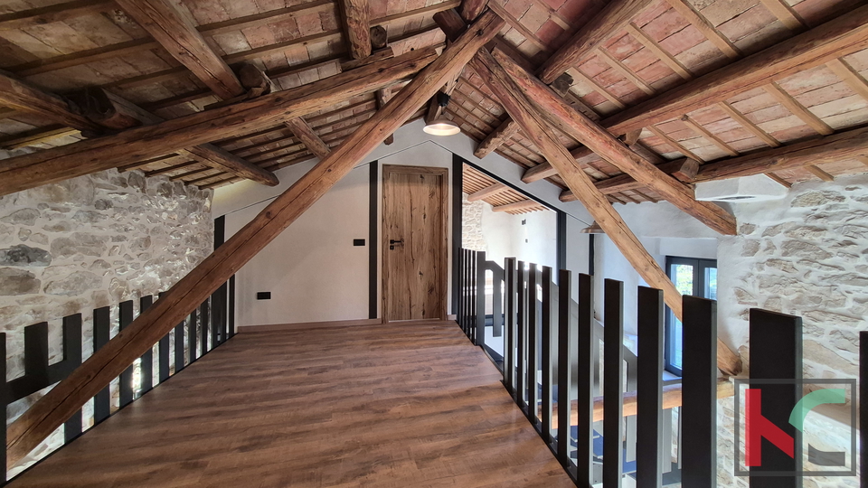 LABIN&comma; OKOLICA&comma; MODERNO RENOVIRANA KAMENA KU&Cacute;A &num;PRODAJA