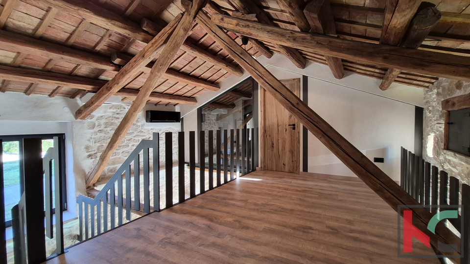 LABIN&comma; OKOLICA&comma; MODERNO RENOVIRANA KAMENA KU&Cacute;A &num;PRODAJA