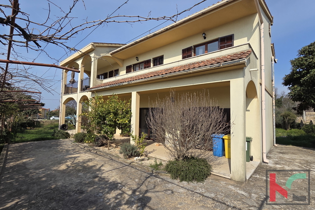 PULA, GALIŽANA, VIŠESTAMBENA KUĆA S VELIKOM OKUĆNICOM, #PRODAJA