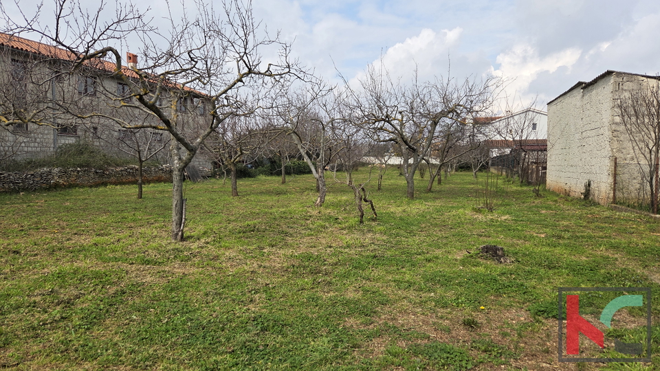 ISTRA&comma; VODNJAN - GRA&Dstrok;EVINSKO ZEMLJI&Scaron;TE S OBJEKTOM&comma; &num;PRODAJA