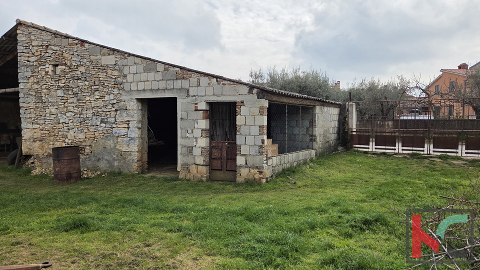 ISTRA&comma; VODNJAN - GRA&Dstrok;EVINSKO ZEMLJI&Scaron;TE S OBJEKTOM&comma; &num;PRODAJA
