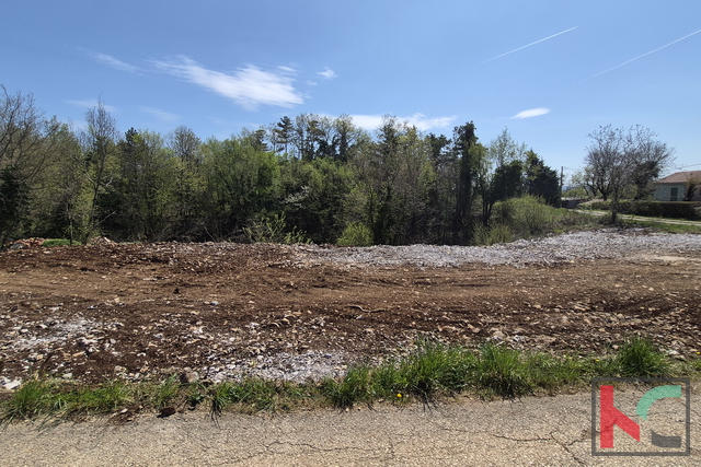 Zemljišče, 840 m2, Prodaja, Buzet - Hum