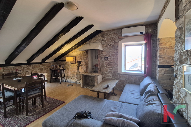 PULA,CENTAR - AUSTROUGARSKI STAN  U BLIZINI ARENE #PRODAJA