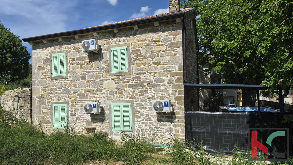 RENOVIRANA KAMENA KU&Cacute;A OKRU&Zcaron;ENA PRIRODOM &num;PRODAJA