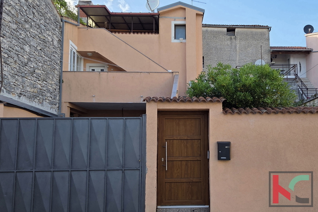 VODNJAN, KUĆA SA 2 STANA , PODRUMOM I DVORIŠTEM, BEZ ULAGANJA,  #PRODAJA