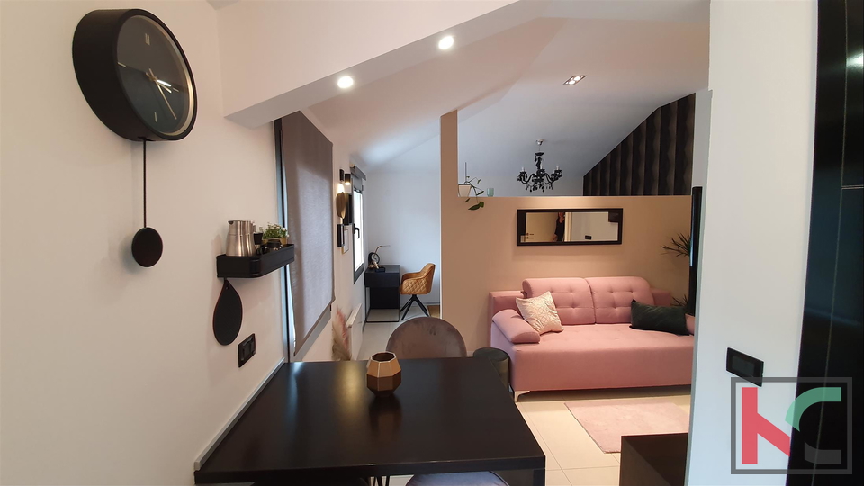 DUGORO&Ccaron;NI NAJAM&comma; PULA CENTAR GARSONJERA KANDLEROVA ULICA