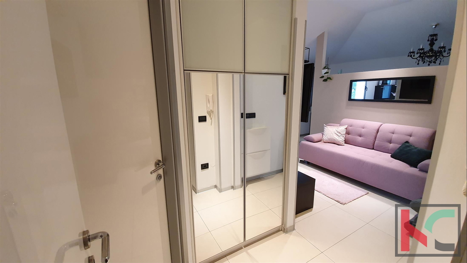 DUGORO&Ccaron;NI NAJAM&comma; PULA CENTAR GARSONJERA KANDLEROVA ULICA