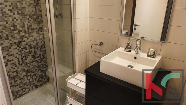 DUGORO&Ccaron;NI NAJAM&comma; PULA CENTAR GARSONJERA KANDLEROVA ULICA