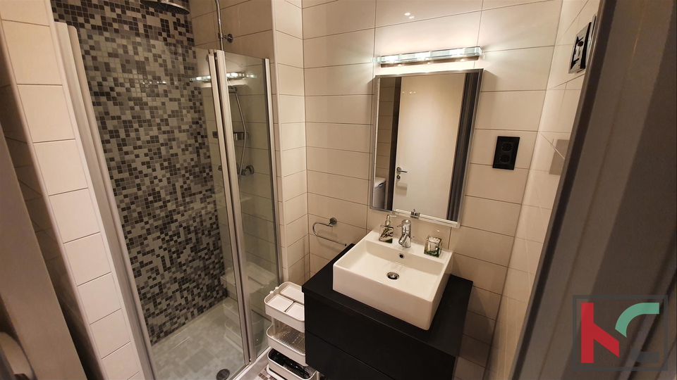 DUGORO&Ccaron;NI NAJAM&comma; PULA CENTAR GARSONJERA KANDLEROVA ULICA