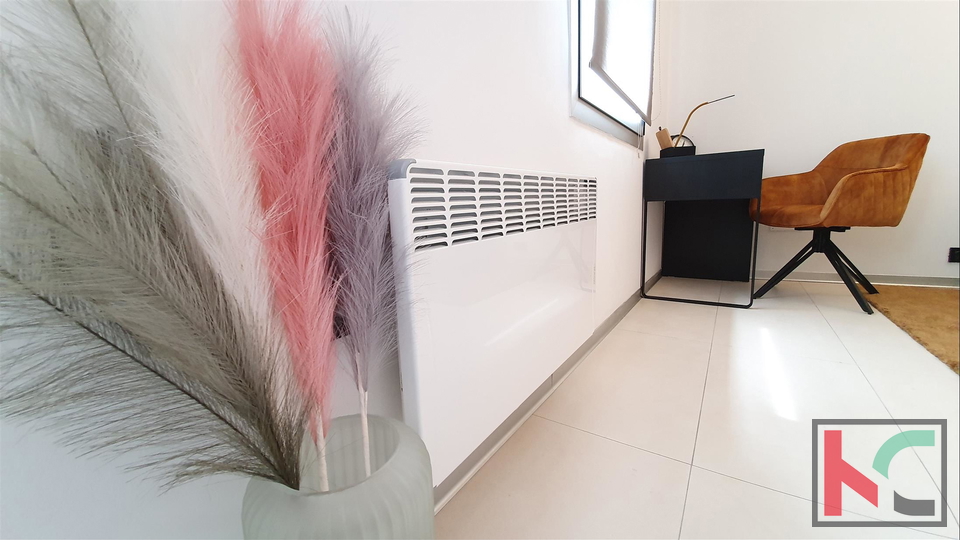 DUGORO&Ccaron;NI NAJAM&comma; PULA CENTAR GARSONJERA KANDLEROVA ULICA