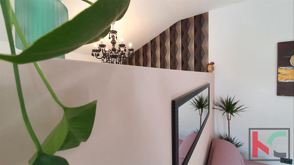 DUGORO&Ccaron;NI NAJAM&comma; PULA CENTAR GARSONJERA KANDLEROVA ULICA