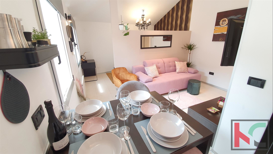 DUGORO&Ccaron;NI NAJAM&comma; PULA CENTAR GARSONJERA KANDLEROVA ULICA