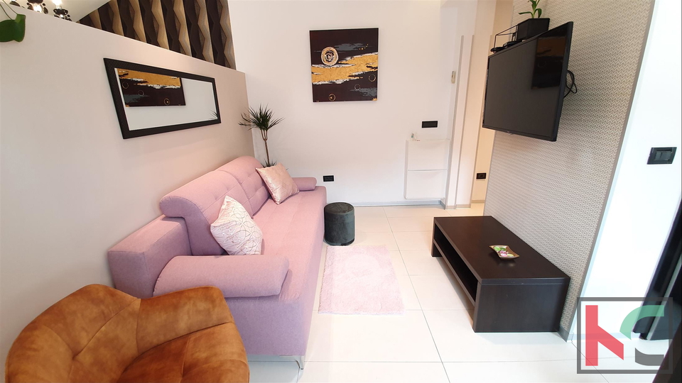 DUGORO&Ccaron;NI NAJAM&comma; PULA CENTAR GARSONJERA KANDLEROVA ULICA