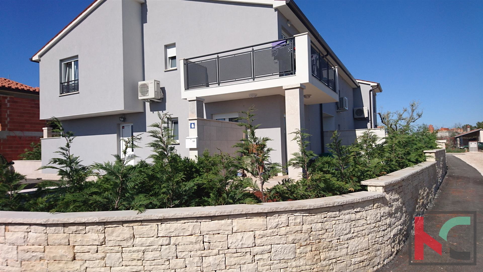 Istra -  Banjole, Volme, family house in a new building / quiet location