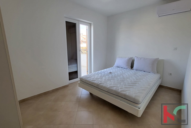 Istria, Premantura - Volme, appartamento con quattro camere da letto 115,45 m2 con piscina