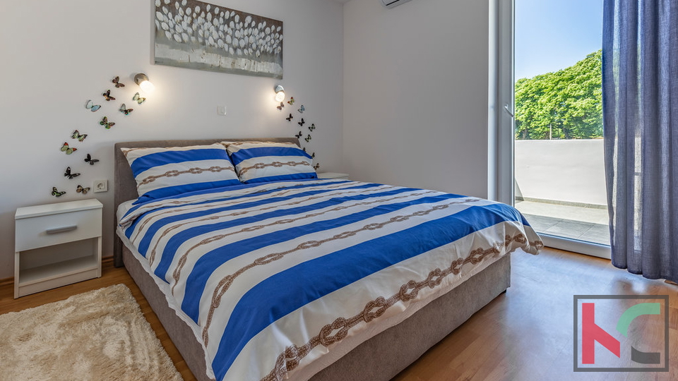 Istra&comma; Mar&ccaron;ana&comma; nova ku&cacute;a sa bazenom za odmor ili obiteljski &zcaron;ivot&comma; 4 spava&cacute;e sobe&comma; odli&ccaron;na lokacija