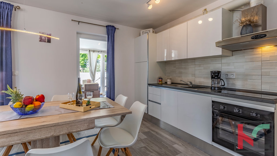 Istra&comma; Mar&ccaron;ana&comma; nova ku&cacute;a sa bazenom za odmor ili obiteljski &zcaron;ivot&comma; 4 spava&cacute;e sobe&comma; odli&ccaron;na lokacija