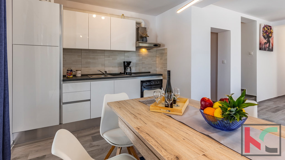 Istra&comma; Mar&ccaron;ana&comma; nova ku&cacute;a sa bazenom za odmor ili obiteljski &zcaron;ivot&comma; 4 spava&cacute;e sobe&comma; odli&ccaron;na lokacija