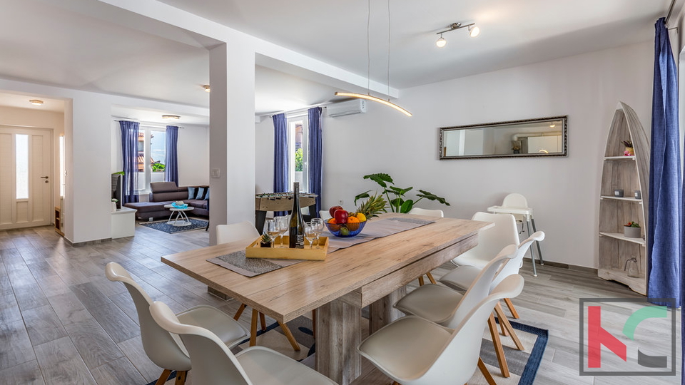 Istra&comma; Mar&ccaron;ana&comma; nova ku&cacute;a sa bazenom za odmor ili obiteljski &zcaron;ivot&comma; 4 spava&cacute;e sobe&comma; odli&ccaron;na lokacija