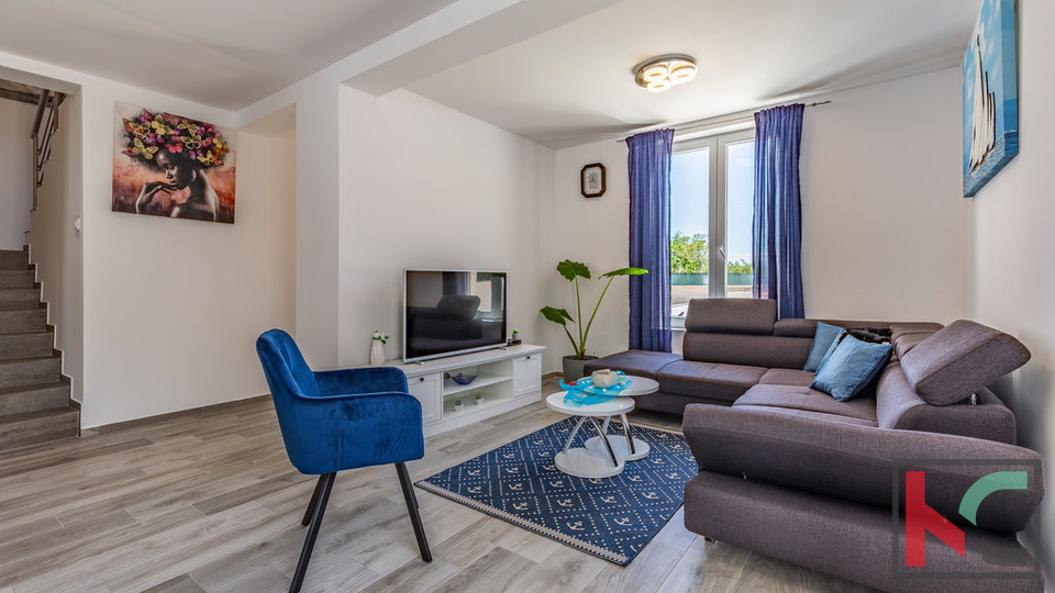 Istra&comma; Mar&ccaron;ana&comma; nova ku&cacute;a sa bazenom za odmor ili obiteljski &zcaron;ivot&comma; 4 spava&cacute;e sobe&comma; odli&ccaron;na lokacija