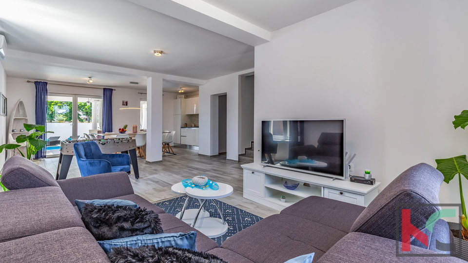 Istra&comma; Mar&ccaron;ana&comma; nova ku&cacute;a sa bazenom za odmor ili obiteljski &zcaron;ivot&comma; 4 spava&cacute;e sobe&comma; odli&ccaron;na lokacija