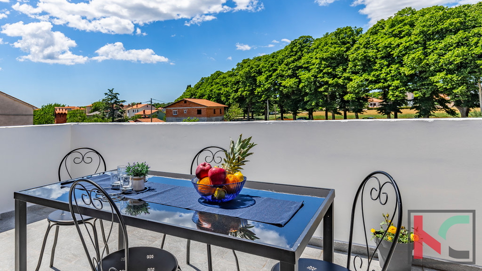 Istra&comma; Mar&ccaron;ana&comma; nova ku&cacute;a sa bazenom za odmor ili obiteljski &zcaron;ivot&comma; 4 spava&cacute;e sobe&comma; odli&ccaron;na lokacija