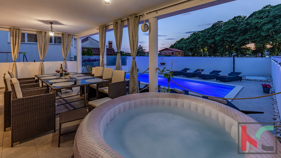 Istra&comma; Mar&ccaron;ana&comma; nova ku&cacute;a sa bazenom za odmor ili obiteljski &zcaron;ivot&comma; 4 spava&cacute;e sobe&comma; odli&ccaron;na lokacija