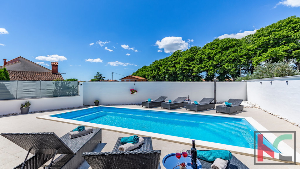 Istra&comma; Mar&ccaron;ana&comma; nova ku&cacute;a sa bazenom za odmor ili obiteljski &zcaron;ivot&comma; 4 spava&cacute;e sobe&comma; odli&ccaron;na lokacija