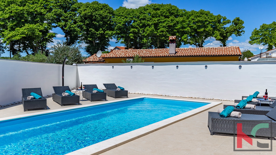 Istra&comma; Mar&ccaron;ana&comma; nova ku&cacute;a sa bazenom za odmor ili obiteljski &zcaron;ivot&comma; 4 spava&cacute;e sobe&comma; odli&ccaron;na lokacija