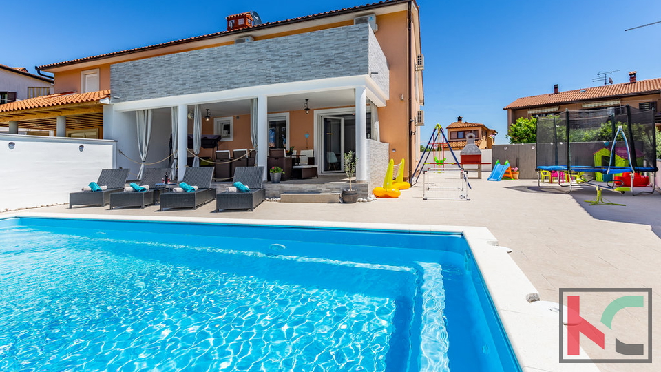 Istra&comma; Mar&ccaron;ana&comma; nova ku&cacute;a sa bazenom za odmor ili obiteljski &zcaron;ivot&comma; 4 spava&cacute;e sobe&comma; odli&ccaron;na lokacija