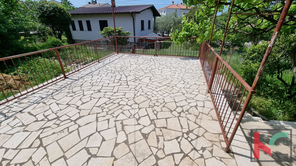 Pjescana Uvala, house 235m2 on a green plot of 554m2