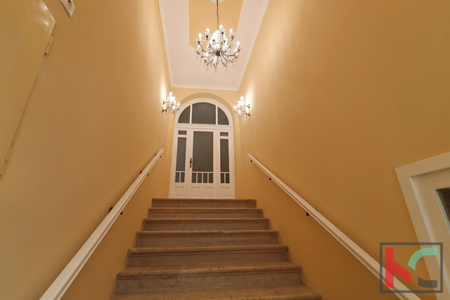 Pula, 200 m from the Arena, renovated detached house with great potential