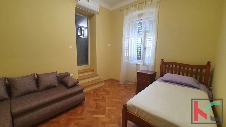 Pula, 200 m from the Arena, renovated detached house with great potential