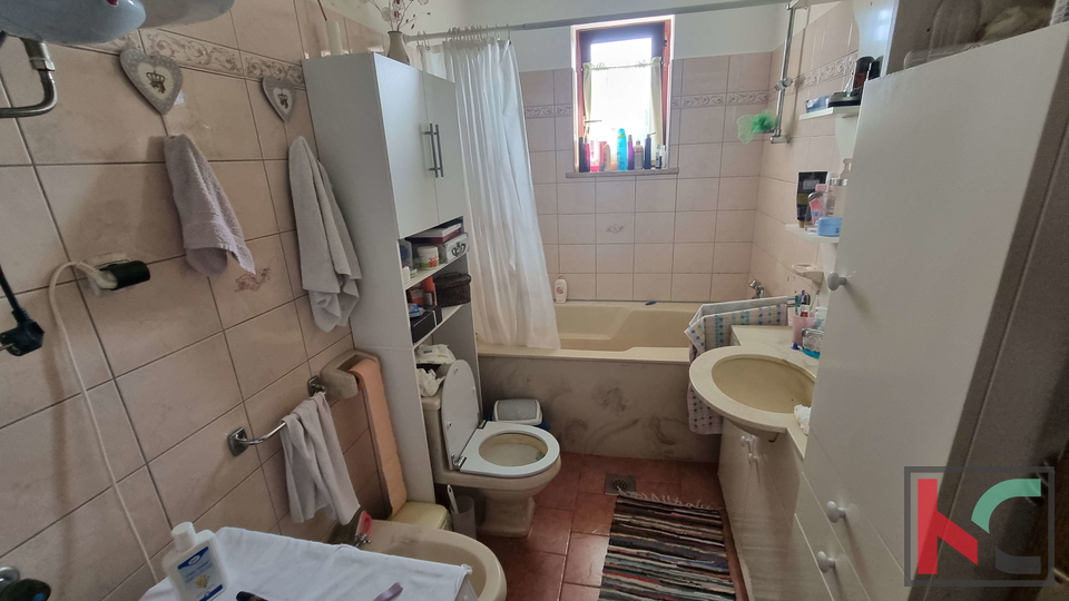 Istra, Fažana, hiša s 5 apartmaji in pogledom na morje