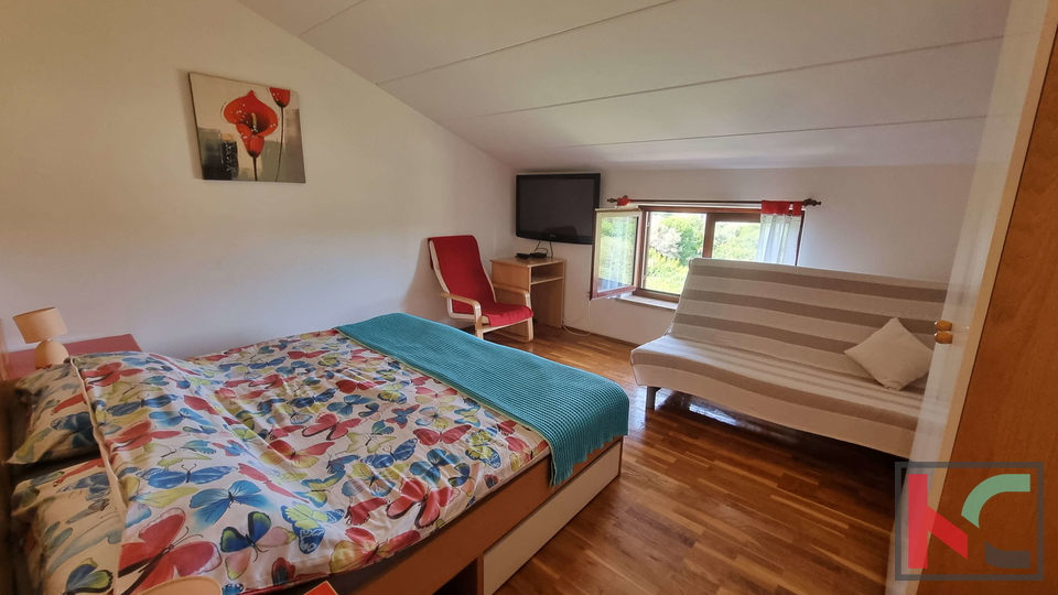 Istra, Fažana, hiša s 5 apartmaji in pogledom na morje