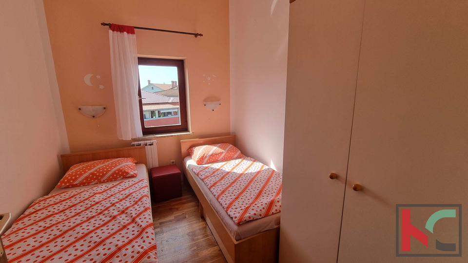 Istra, Fažana, hiša s 5 apartmaji in pogledom na morje