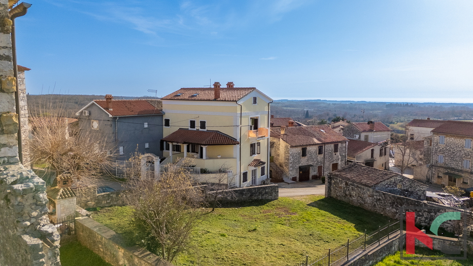 ISTRA&comma; BRTONIGLA&comma; KVALITETNO OBNOVLJENA KU&Cacute;A U SRCU ISTRE&comma; &num;PRODAJA