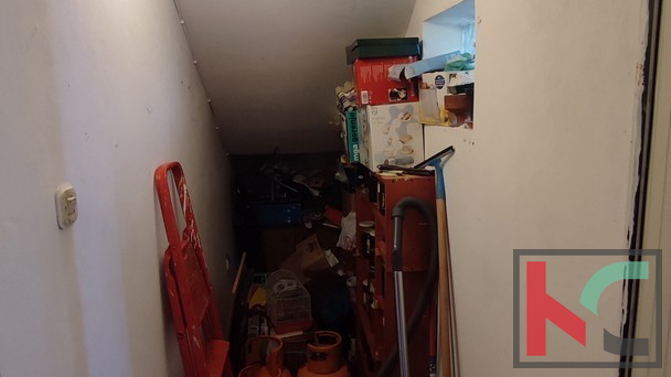 Istria, Pola, Šišan, casa bifamiliare su un terreno di 3731 m2