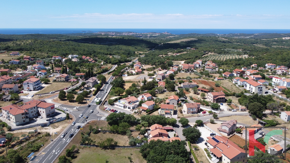 Rovinj, a combination of a modern and a rustic villa with a swimming pool on a 2500m2 garden