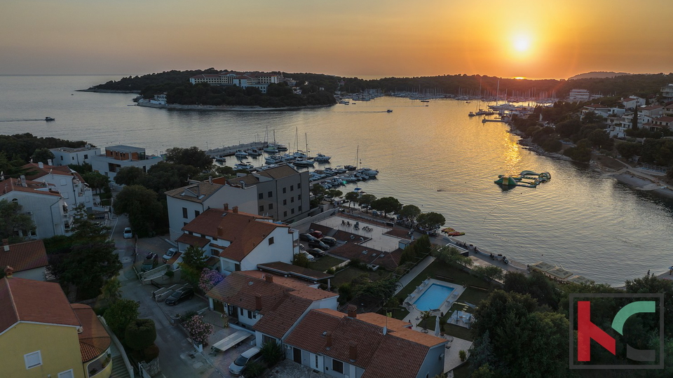 Istra, Pula, Pješčana Uvala, hiša z bazenom na ekskluzivni lokaciji, tik ob morju in plaži