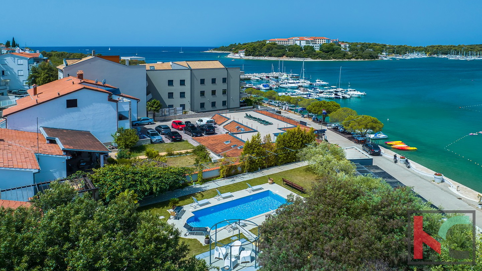 Istra, Pula, Pješčana Uvala, kuća sa bazenom na ekskluzivnoj lokaciji, pored mora i plaže