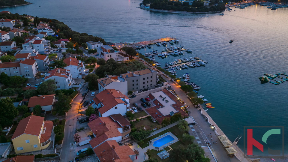 Istra, Pula, Pješčana Uvala, kuća sa bazenom na ekskluzivnoj lokaciji, pored mora i plaže