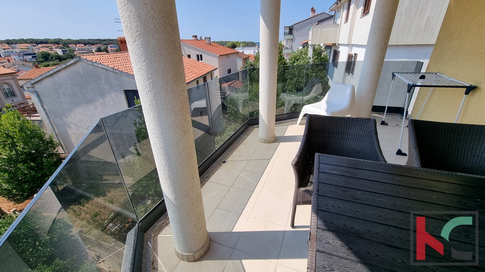 Peščeni zaliv, vila s 7 apartmaji 200m od plaže