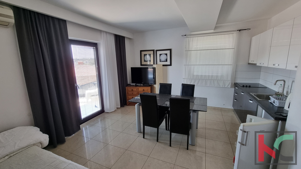 Peščeni zaliv, vila s 7 apartmaji 200m od plaže